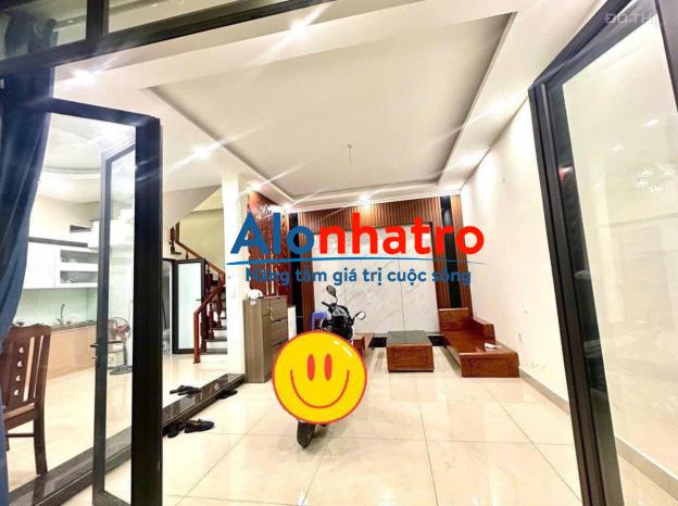 CHO THUÊ CĂN GÓC 4 tầng đường Thiên Lôi ( gần Aeon Mall), ô tô vào nhà chỉ 9,5 triệu/tháng.