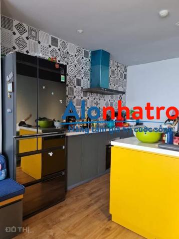 Cho thuê Duplex 275 nguyễn trãi 2pn2wc full 110m2 15.5tr LH 0988215990