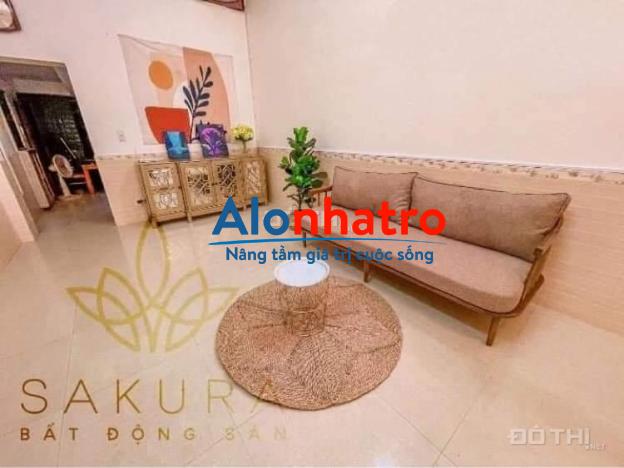 Cho thuê nhà 3 Tầng sân cổng riêng trong ngõ Lạch Tray . LH: 0989.099.526.