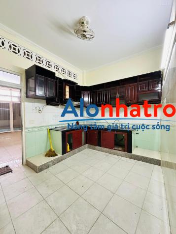 Cho thuê nhà đẹp 1 trệt 2 lầu 02 mặt tiền đường 3/2, ninh kiều, cần thơ, nhà gần bệnh viện da liễu