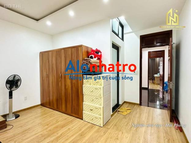 Cho thuê nhà đẹp 4 Tầng diện tích rộng ở Chợ Hàng, Lê Chân - ô tô vào nhà.