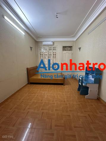 Cho thuê nhà Ngõ Quỳnh-Bạch Mai, 33m2 x 5T mới, sát mặt phố, kinh doanh tốt. Giá 14,5tr/th