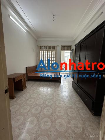 Cho thuê nhà Ngõ Quỳnh-Bạch Mai, 33m2 x 5T mới, sát mặt phố, kinh doanh tốt. Giá 14,5tr/th