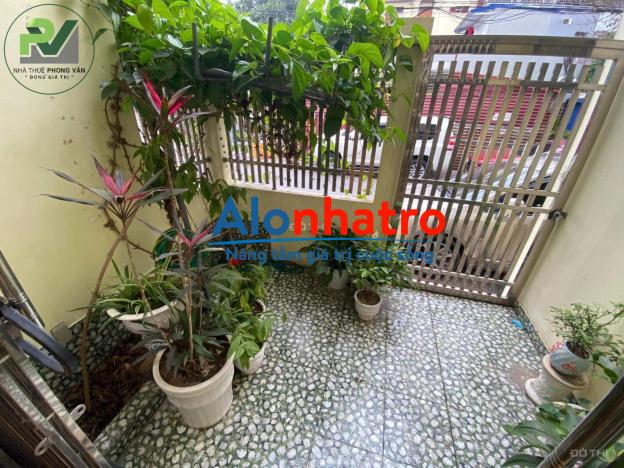 Chủ nhà không ở đến cần cho thuê nhà 3 tầng mặt đường Tô Vũ (193 Văn Cao). LH: 0989.099.526.