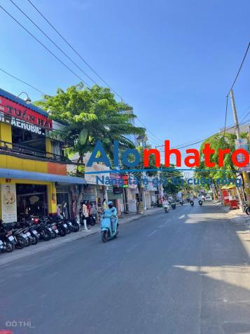 Nhà MTKD đường Gò Xoài, dtL 4 x 17m, 1 lầu, Giá: 8.3 tỷ. Lh: 0934196986