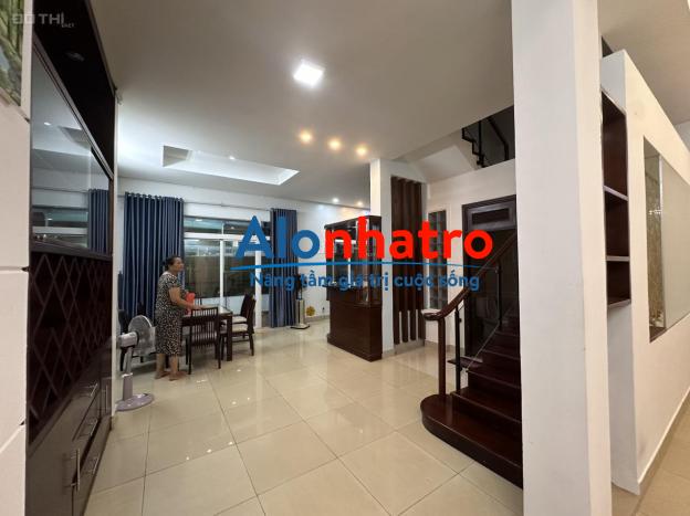 Villa Mỹ Thái, Phú Mỹ Hưng, Q. 7, 4PN, Full nội thất, nhà đẹp cho thuê 33 triệu/tháng