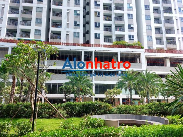 Cho thuê 2PN, LuxGarden có nội thất, giá 8 triệu. LH: 0978272427