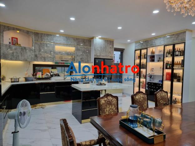 Cho thuê Biệt thự Chateau cao cấp 500m2, ngay phú mỹ hưng, Quận 7