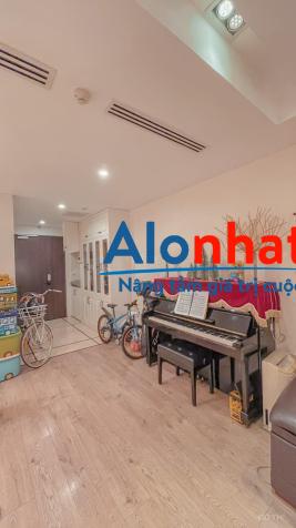Cho thuê căn hộ tòa Mandarin Garden: diện tích 145m2, 3 phòng ngủ, view hồ