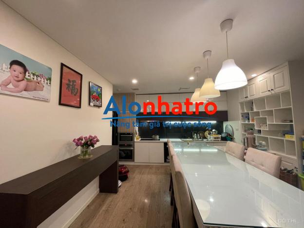 Cho thuê căn hộ tòa Mandarin Garden: diện tích 145m2, 3 phòng ngủ, view hồ