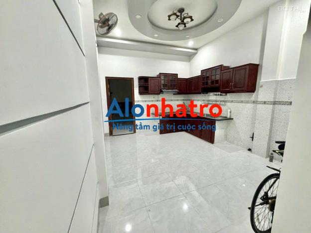 Cho thuê nhà 1 trệt 2 lầu mặt tiền đường trần hưng đạo, ninh kiều, cần thơ, gần bệnh viện tim mạch