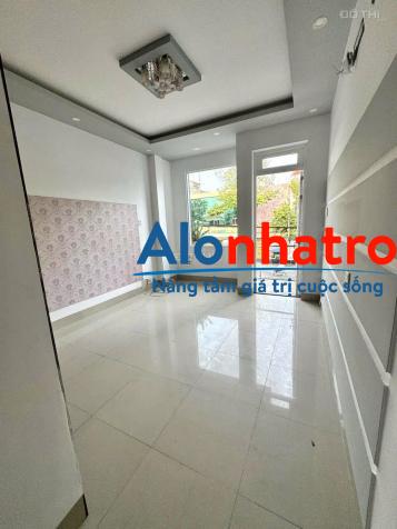 Cho thuê nhà 1 trệt 2 lầu mặt tiền đường trần hưng đạo, ninh kiều, cần thơ, gần bệnh viện tim mạch