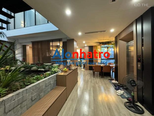 Siêu Phẩm, Bán Mặt Phố Võ Thị Sáu, Thanh Nhàn,: 146m2, Mặt tiền 8.4m, 3 tầng. Vị trí View Công Viên