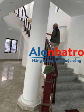 Cho thuê căn Biệt Thự lô góc ngã 3 đường Chu Huy Mân , Sài Đồng , Long Biên , HN .