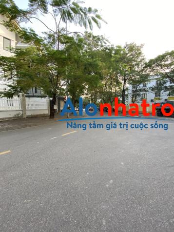 Cho thuê căn Biệt Thự lô góc ngã 3 đường Chu Huy Mân , Sài Đồng , Long Biên , HN .