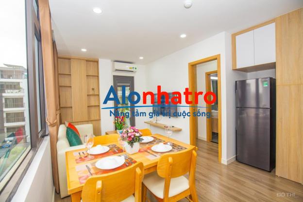 Cho thuê căn hộ dịch vụ 2 PN 90m2 chính chủ tại 81 Linh Lang có ban công tầng cao, gym