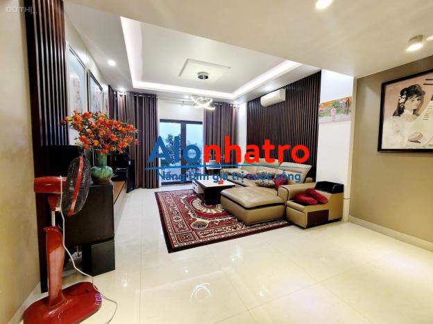 Cho thuê nhà 5 Tầng mặt đường tuyến 2 Lương Khánh Thiện, có thang máy