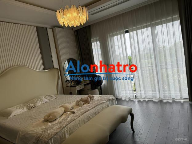 Lấy Đâu Ra 270tr/m2, Mặt Phố Nguyễn Lân, Trịnh Đình Cửu: 130m2, Mặt tiền 9m, lô góc 5 tầng. VIP Vị