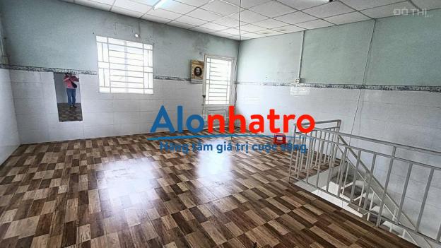 001. Chủ gửi: Cho thuê nhà 4,5triệu mặt tiền hẻm gần sân bóng An Bình