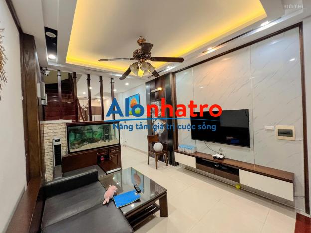 Bán Nhà Mặt Ngách 53 Ngõ 68 Cầu Giấy, Ô Tô Đỗ, Kinh Doanh, Nhà Đẹp DT: 30m/5 Tầng/Giá: 8Tỷ