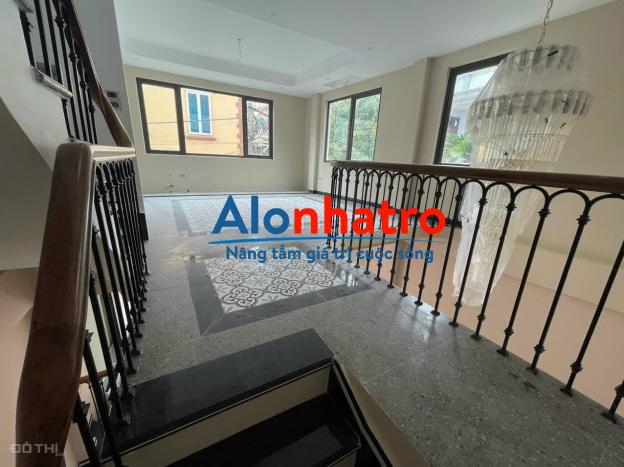Bán nhà Thạch Bàn đường Cổ Linh 45m2 5 tầng ngõ thông ô tô để gara giá 5,6 tỷ