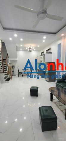 Cho thuê nhà đẹp 4 Tầng trong ngõ Trại Lẻ, vừa ở vừa kinh doanh được.