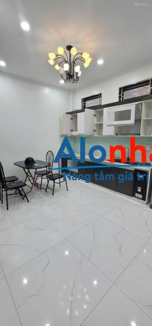 Cho thuê nhà đẹp 4 Tầng trong ngõ Trại Lẻ, vừa ở vừa kinh doanh được.