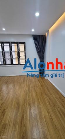 Cho thuê nhà đẹp 4 Tầng trong ngõ Trại Lẻ, vừa ở vừa kinh doanh được.