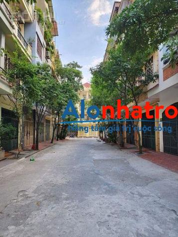 Cho thuê nhà phố Nguyễn Cảnh Dị, 60 m2 x 4 tầng, phù hợp kinh doanh, vp