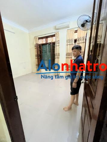 Cho thuê nhà riêng Nguyễn Khuyến Văn Quán, 52 m2 x 3 tầng, ngõ oto