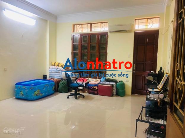 Cho thuê nhà riêng Nguyễn Khuyến Văn Quán, 52 m2 x 3 tầng, ngõ oto