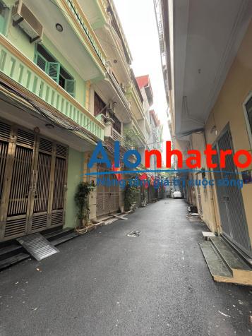 Cho thuê nhà riêng Nguyễn Khuyến Văn Quán, 52 m2 x 3 tầng, ngõ oto
