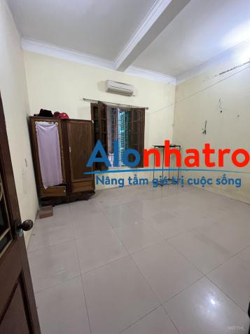 Cho thuê nhà riêng Nguyễn Khuyến Văn Quán, 52 m2 x 3 tầng, ngõ oto
