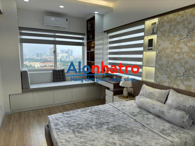 Cho thuê căn hộ Mỹ Khánh Phú Mỹ Hưng lầu trung view thoáng để ở