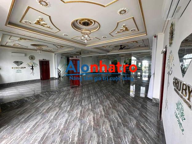 Cho thuê nhà nguyên căn 6 tầng mặt tiền ngang 20m đường lê bình, cái răng, cần thơ, DTSD hơn 1500m2