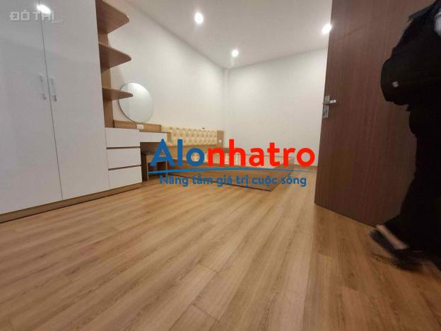 BÁN NHÀ 6T Ở LUÔN TRUNG TÂM VIỆT HƯNG, OTO ĐỖ CỬA CHỈ 5 TỶ 2 CÓ THƯƠNG LƯỢNG. LH 0936123469