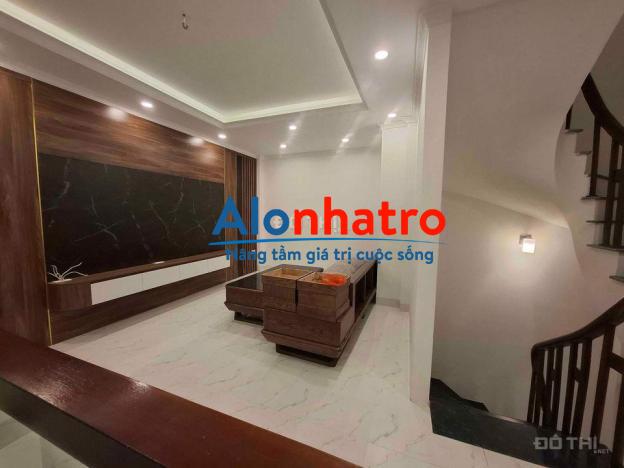 BÁN NHÀ 6T Ở LUÔN TRUNG TÂM VIỆT HƯNG, OTO ĐỖ CỬA CHỈ 5 TỶ 2 CÓ THƯƠNG LƯỢNG. LH 0936123469