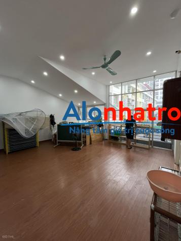 Cho thuê nhà Vạn Phúc, 150 m2 x 2.5 Tầng, mt 10m, ngõ oto
