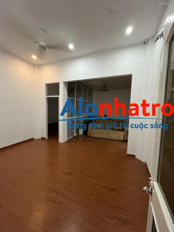 Cho thuê nhà Vạn Phúc, 150 m2 x 2.5 Tầng, mt 10m, ngõ oto