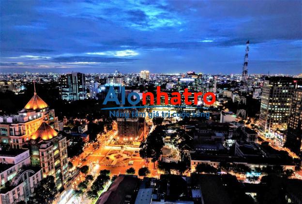 Cho thuê căn hộ 3PN Vincom Đồng Khởi, 160m2 view Nhà thờ Đức bà, Q.1