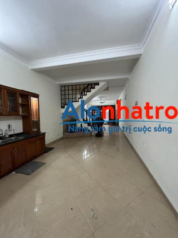 Cho thuê nhà riêng Khuất Duy Tiến , nhà thoáng mát, sạch sẽ , oto vào nhà