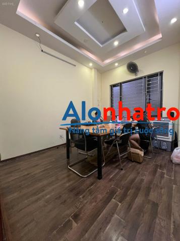Cho thuê hà riêng Tố Hữu, 40 m2 x 5 tầng, nhà sạch đẹp, thiết kế hiện đại