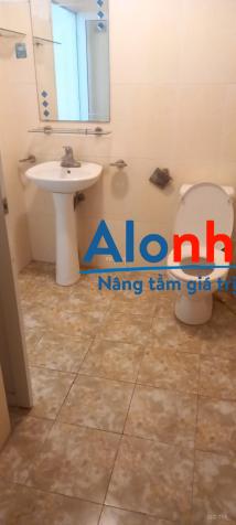 Cho thuê căn hộ riêng 3 tầng ngõ 1 Bùi Xương Trạch, ô tô đỗ sát cổng, cách phố Bùi Xương Trạch 100m