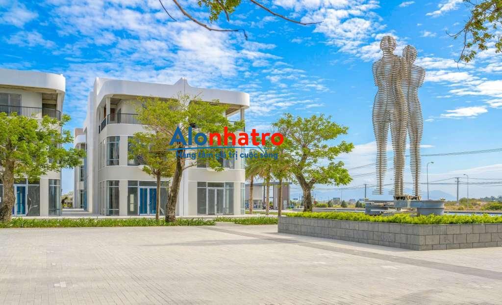 Cho thuê Shopvillas 2 mặt tiền đại lộ Nguyễn Tất Thành gần Sân bay Cam Ranh