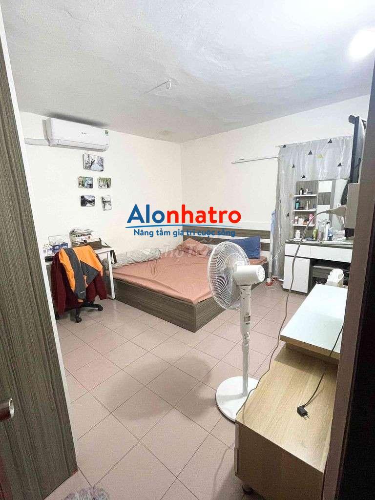 Cho hộ gia đình thuê nhà tập thể tầng 3 Lê Thanh Nghị, Bách Khoa 4 phòng ngủ, nội thất cơ bản 70m2