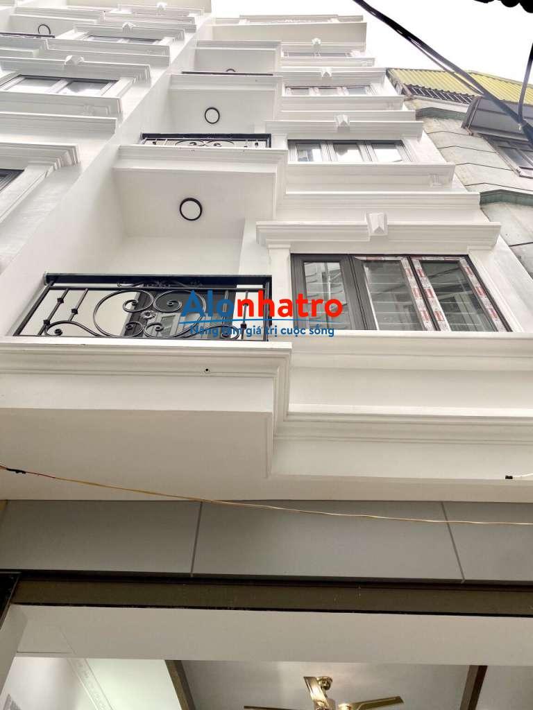 Bán nhà phố Quang Tiến cách Đại Lộ Thăng Long 500m, xây mới 5 tầng 3 phòng ngủ có điều hòa, bình NL