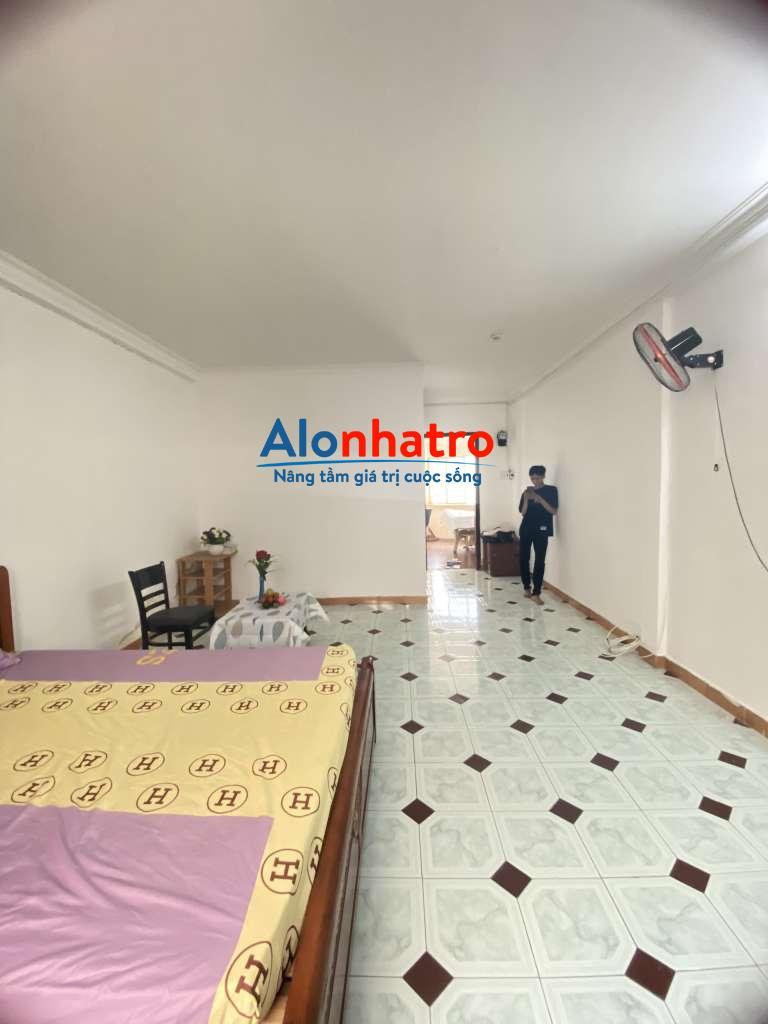 Cho thuê Phòng trọ ngay Ngã tư Hàng Xanh- Bình Thạnh (Giá Rẻ)