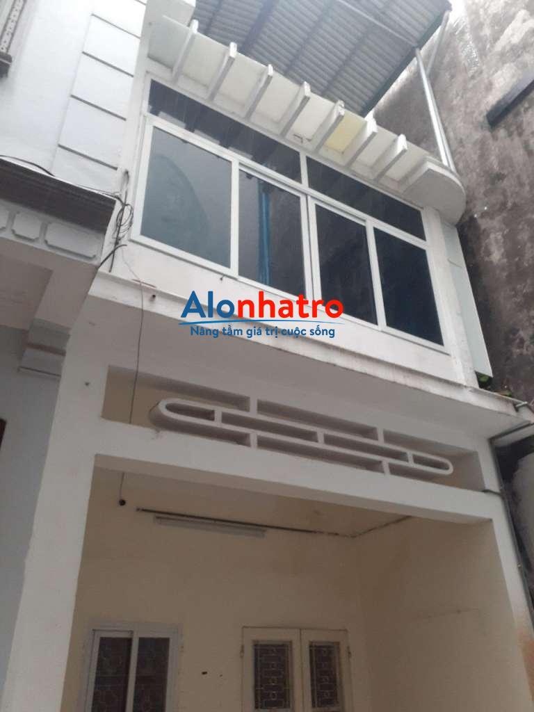 Cho thuê nhà 2 tầng rưỡi Tô Ngọc Vân, Tây Hồ dành cho hộ gia đình, gia đình có người già