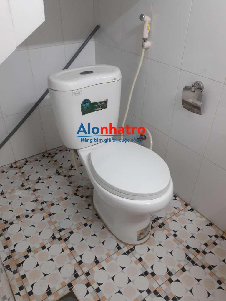 Cho thuê nhà 2 tầng rưỡi Tô Ngọc Vân, Tây Hồ dành cho hộ gia đình, gia đình có người già