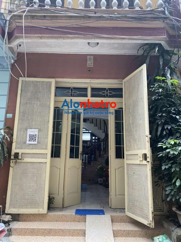 Tôi có nhà cũ 4 tầng, 7 phòng mặt ngõ ôtô Kim Ngưu cho thuê làm văn phòng, dạy học, GĐ, đi làm ở